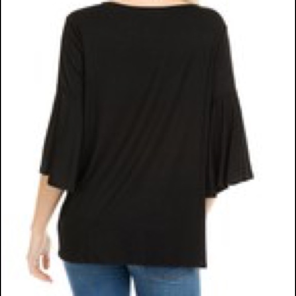 Black short sleeve with twist. - Picture 2 of 2